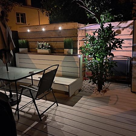 Séduisant studio avec cour privative La Crau Extérieur photo