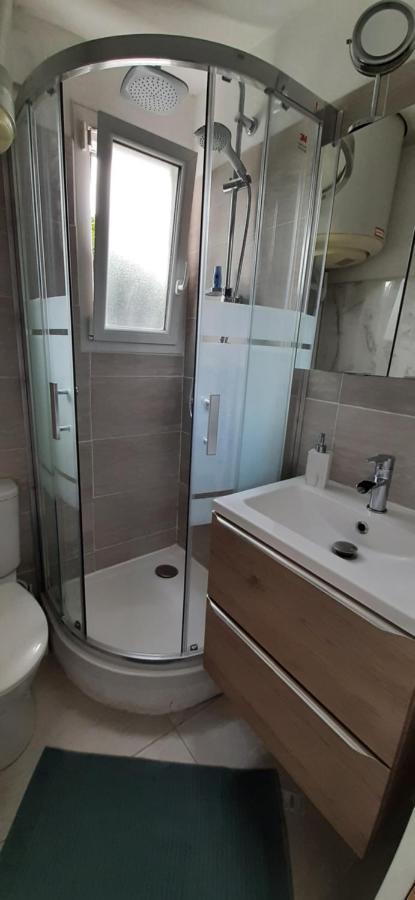 Séduisant studio avec cour privative La Crau Extérieur photo