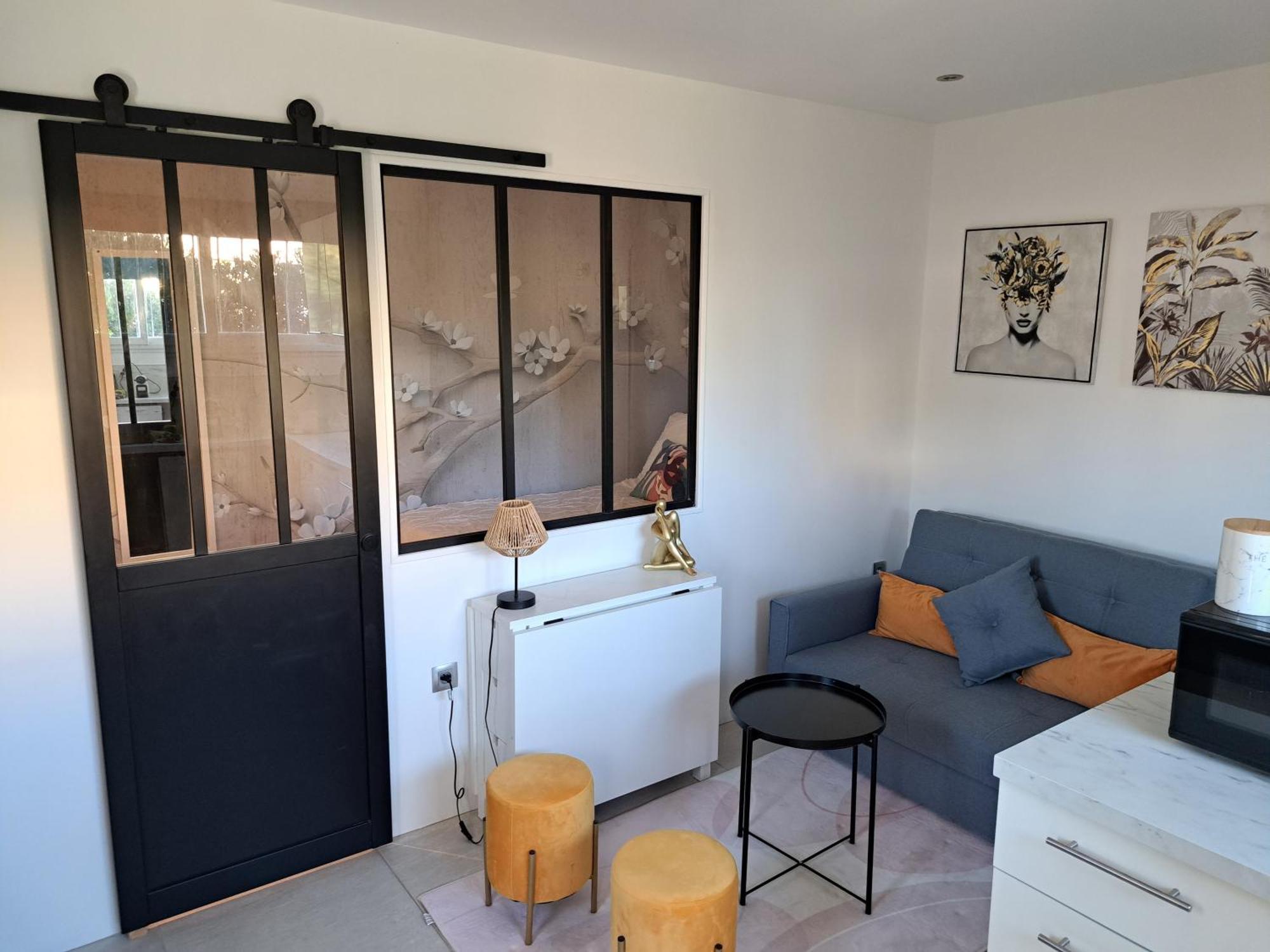 Séduisant studio avec cour privative La Crau Extérieur photo
