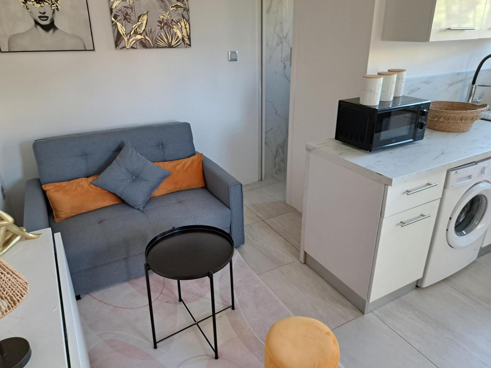 Séduisant studio avec cour privative La Crau Extérieur photo
