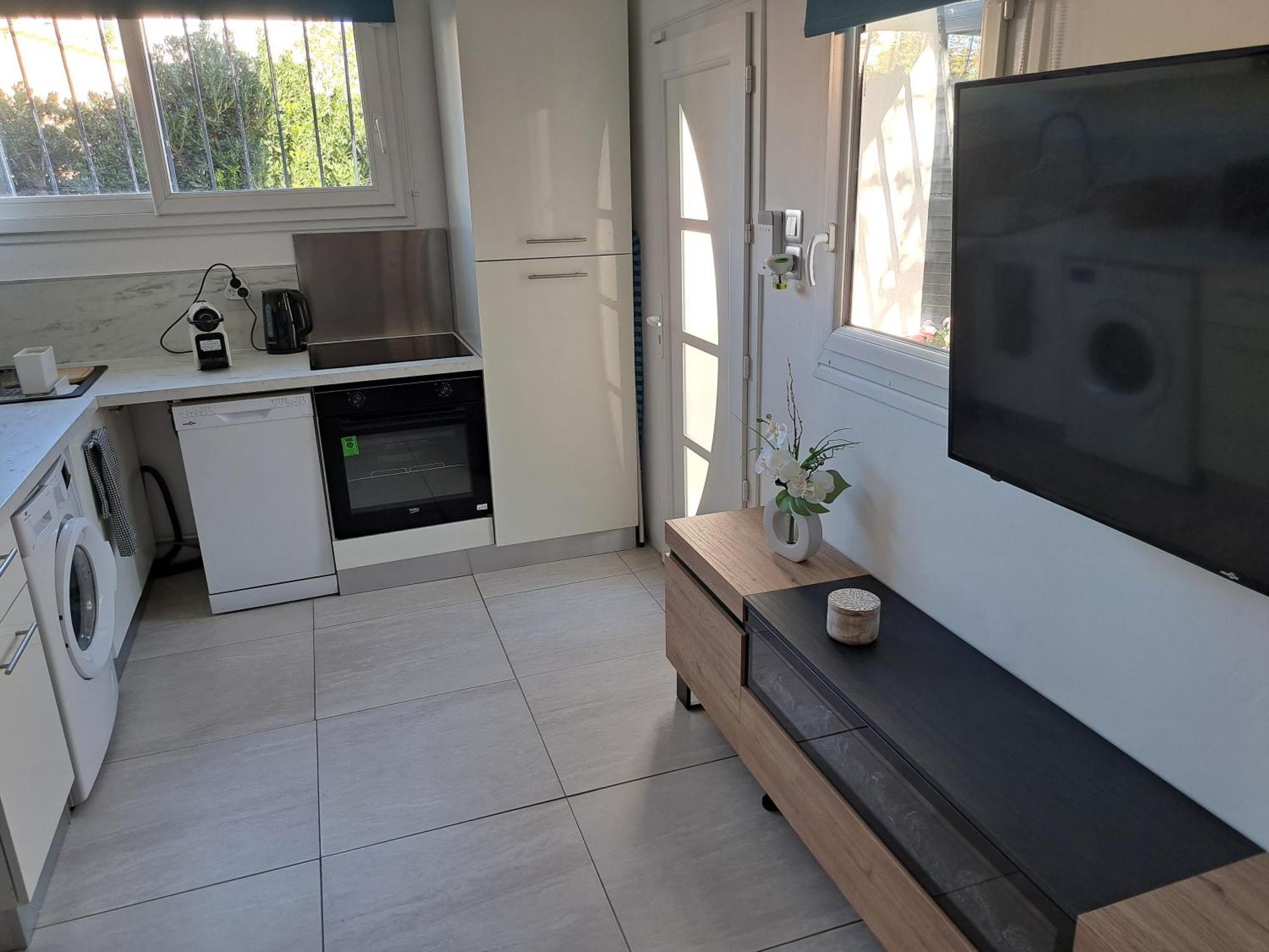 Séduisant studio avec cour privative La Crau Extérieur photo
