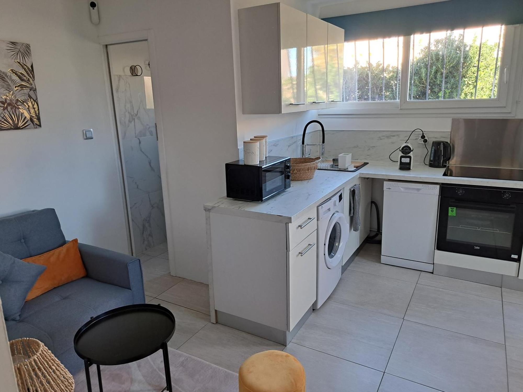 Séduisant studio avec cour privative La Crau Extérieur photo
